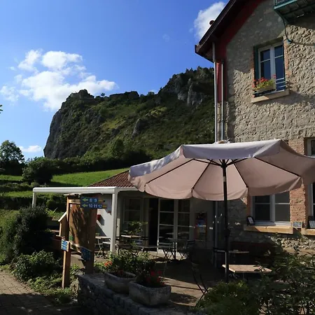 Inn D'etape De *