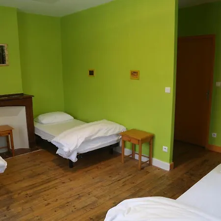 Inn D'etape De *